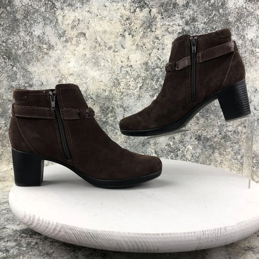 Clarks Womens Size 10M Scheme Act Q Brown Suede High Heel Side Zip Ankle Booties